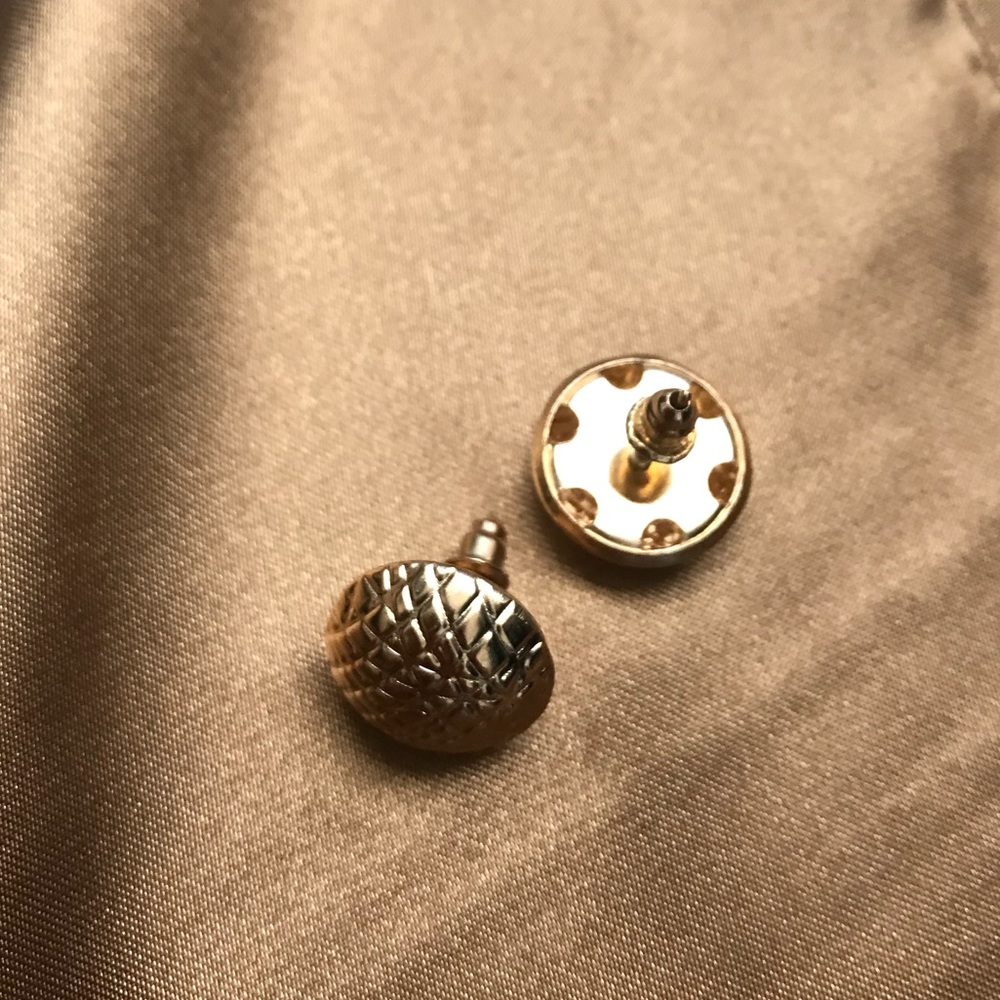 🔴 3/30$ Classy Gold Round Button Earrings - Picture 4 of 5